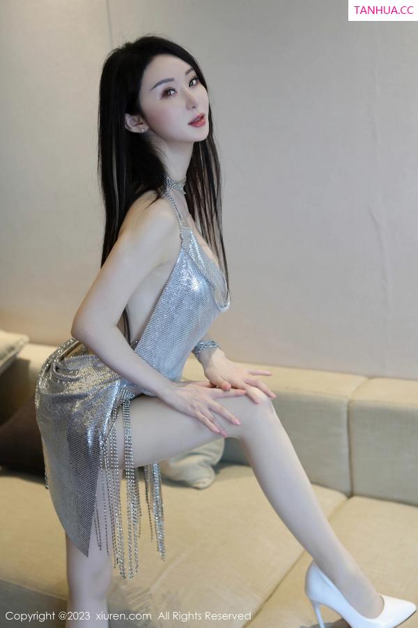   [XiuRen]高清写真图 2023.10.10 No.7483 田兮白 新人美腿第47张图片